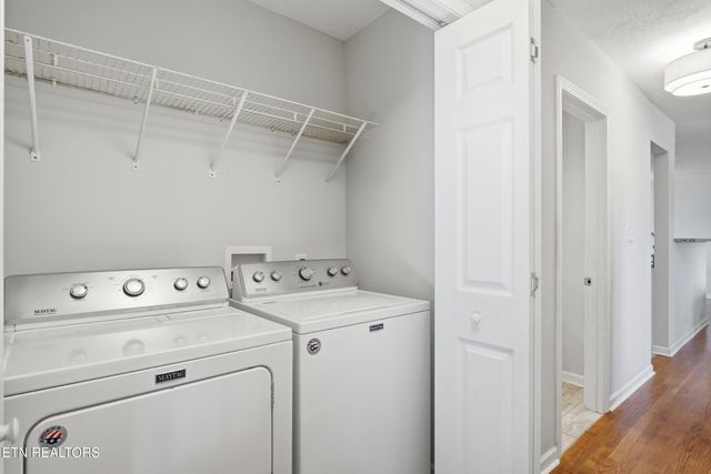 301 NW Portsmouth Rd, Knoxville, TN 37909