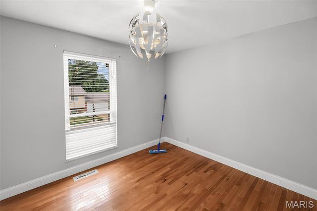 4712 Tonga Drive, St Louis, MO 63128