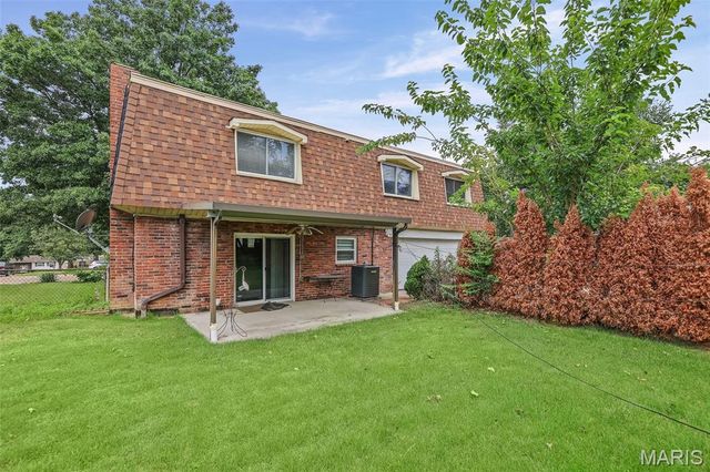 4712 Tonga Drive, St Louis, MO 63128