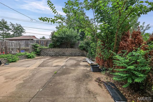 4712 Tonga Drive, St Louis, MO 63128