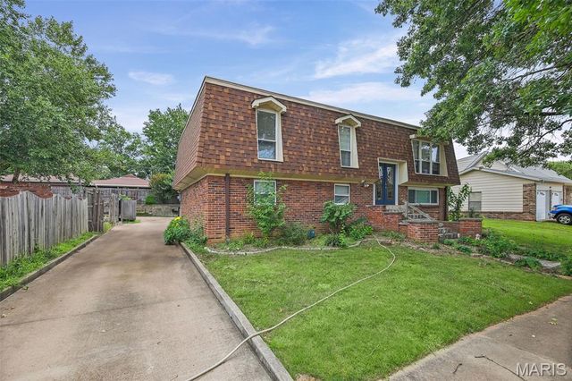 4712 Tonga Drive, St Louis, MO 63128