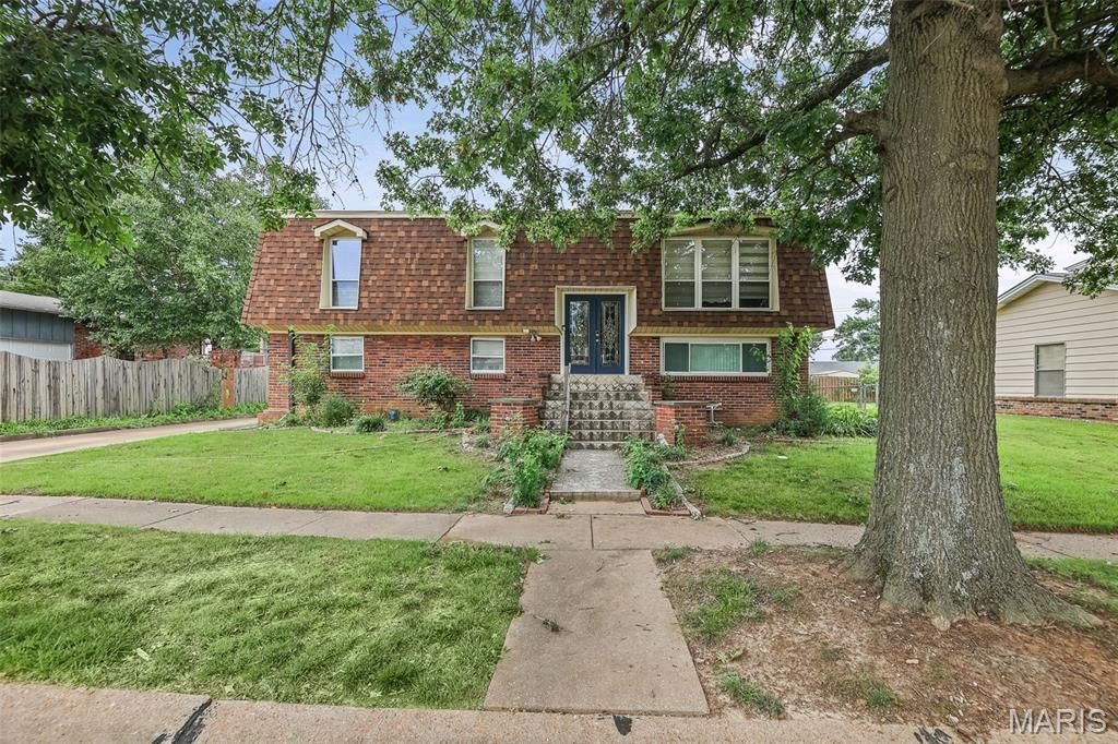4712 Tonga Drive, St Louis, MO 63128