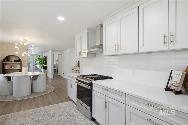 2480 S Cloverdale Rd, Boise, ID 83709