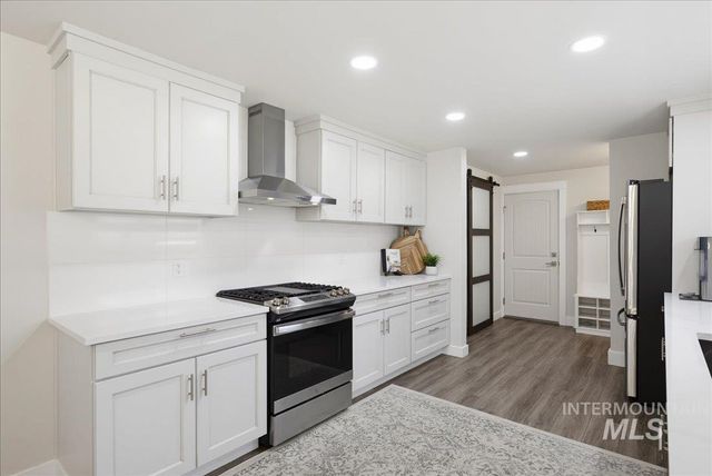 2480 S Cloverdale Rd, Boise, ID 83709