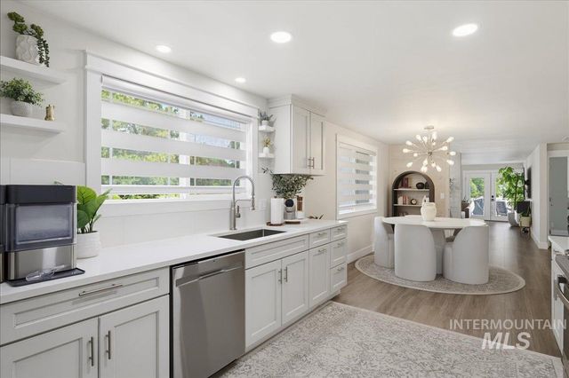 2480 S Cloverdale Rd, Boise, ID 83709