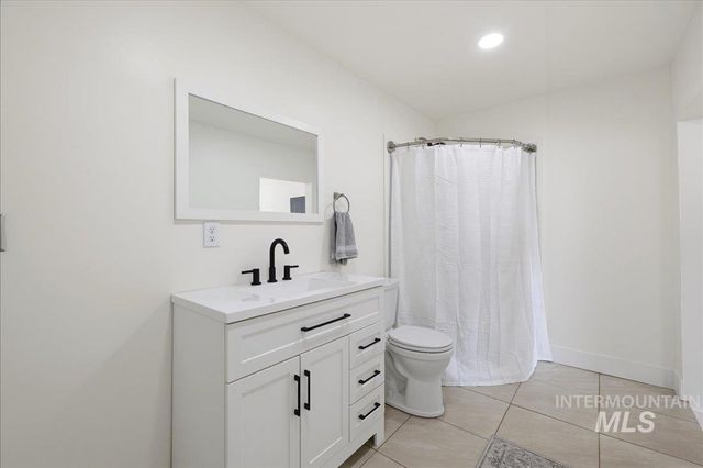 2480 S Cloverdale Rd, Boise, ID 83709