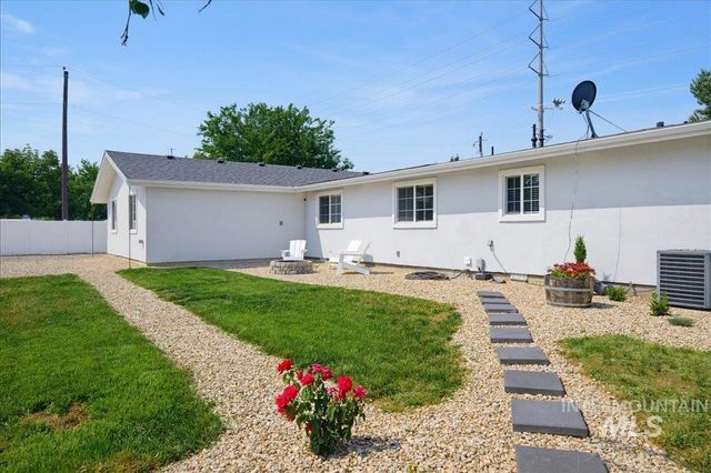 2480 S Cloverdale Rd, Boise, ID 83709