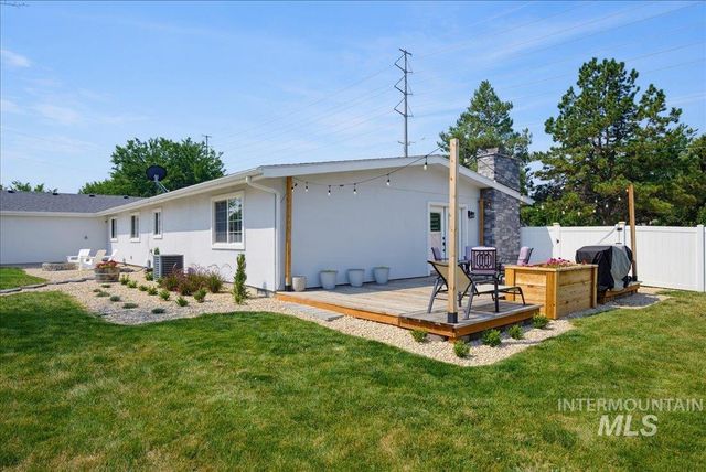 2480 S Cloverdale Rd, Boise, ID 83709