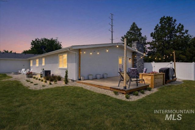 2480 S Cloverdale Rd, Boise, ID 83709