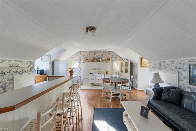985 Kingston LN, North, VA 23128