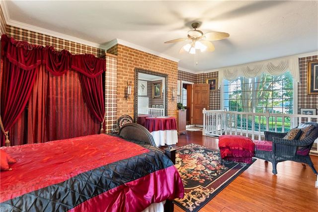 985 Kingston LN, North, VA 23128