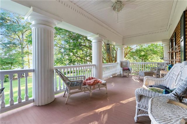 985 Kingston LN, North, VA 23128