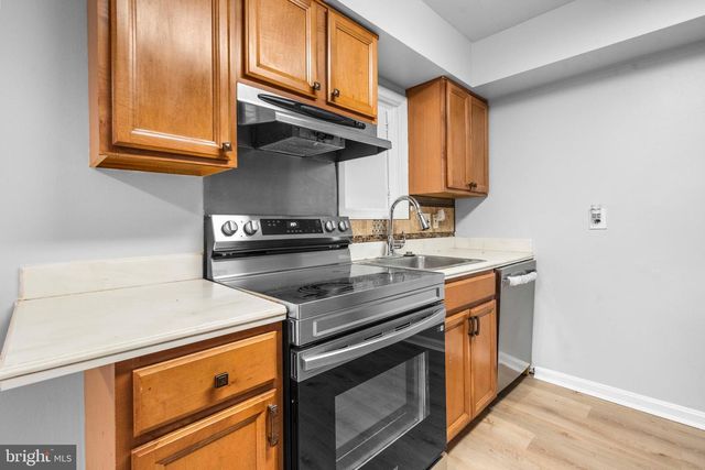 3824 PERSIMMON CIR, Fairfax, VA 22031