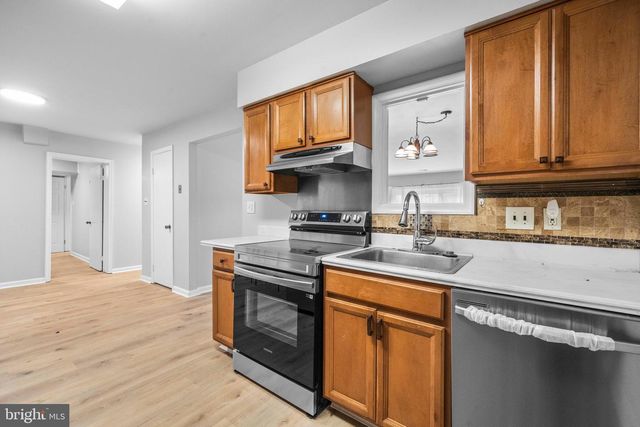 3824 PERSIMMON CIR, Fairfax, VA 22031