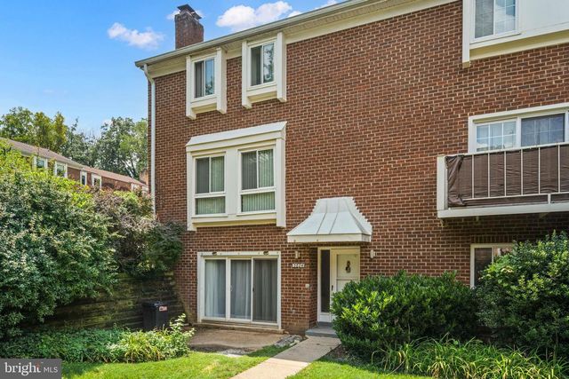 3824 PERSIMMON CIR, Fairfax, VA 22031