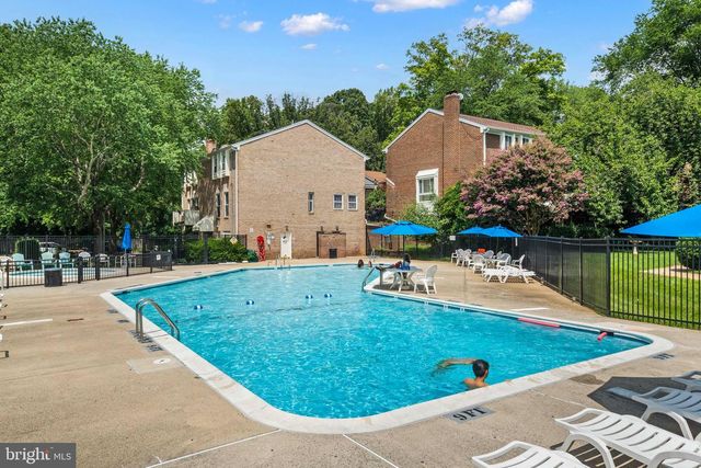 3824 PERSIMMON CIR, Fairfax, VA 22031