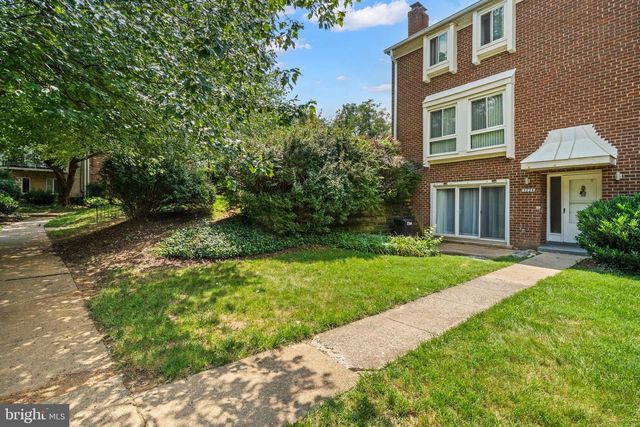 3824 PERSIMMON CIR, Fairfax, VA 22031