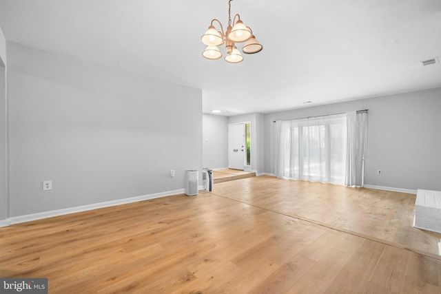 3824 PERSIMMON CIR, Fairfax, VA 22031