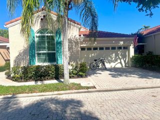 25 Via Carrara, Palm Beach Gardens, FL 33418