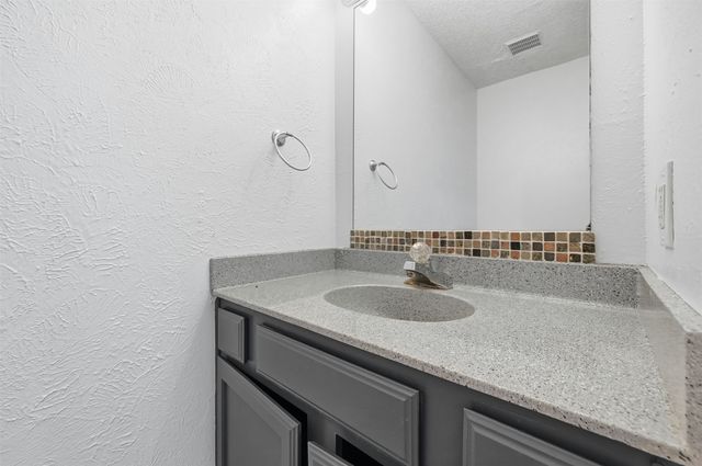 112 Brookside Drive, Duncanville, TX 75137