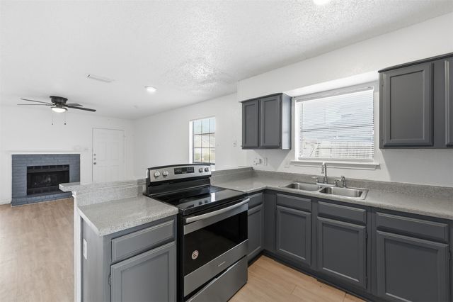 112 Brookside Drive, Duncanville, TX 75137