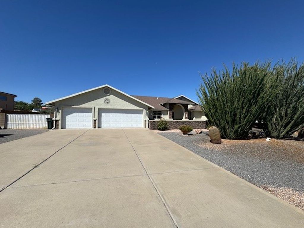 2575 Triangle S Street, Kingman, AZ 86401