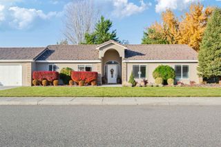 5504 Warbler Ln., West Richland, WA 99353