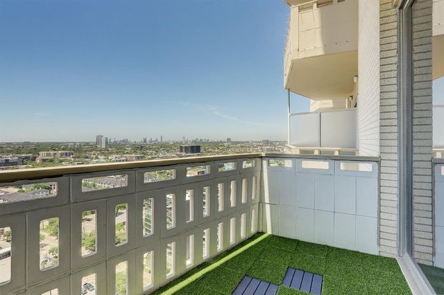 2016 Main Street 2204, Houston, TX 77002