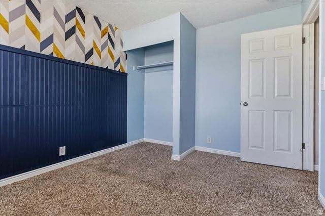 6085 S PARK WOOD DR, Kearns, UT 84118