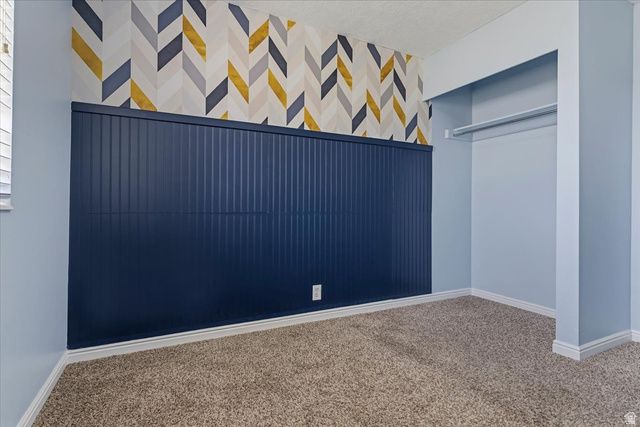 6085 S PARK WOOD DR, Kearns, UT 84118