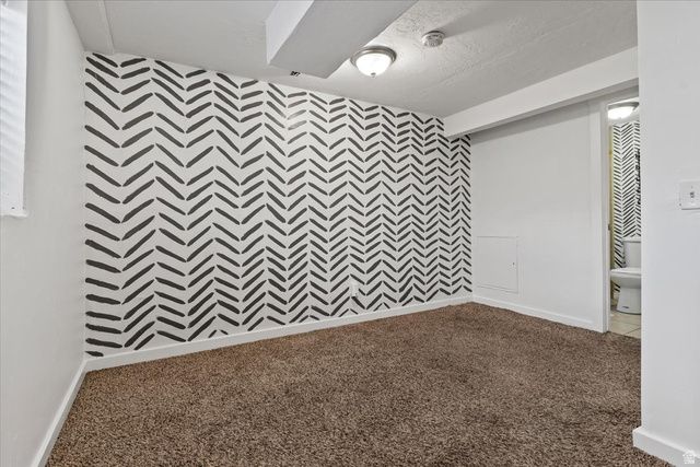 6085 S PARK WOOD DR, Kearns, UT 84118