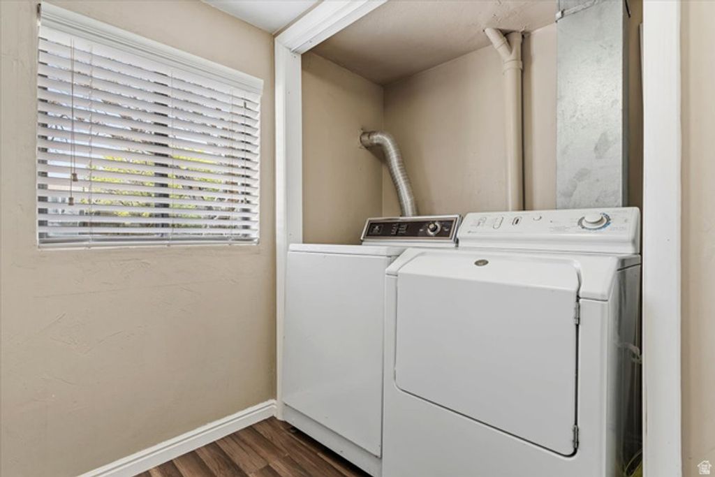 Image 18 of property listing at 6085 S PARK WOOD DR, Kearns, UT 84118