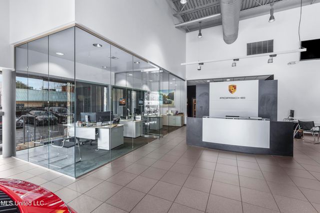 5385 N I 55 Street, Jackson, MS 39206