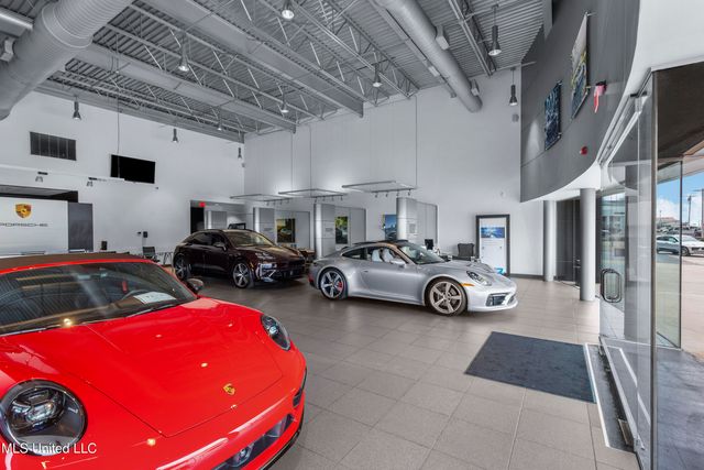 5385 N I 55 Street, Jackson, MS 39206