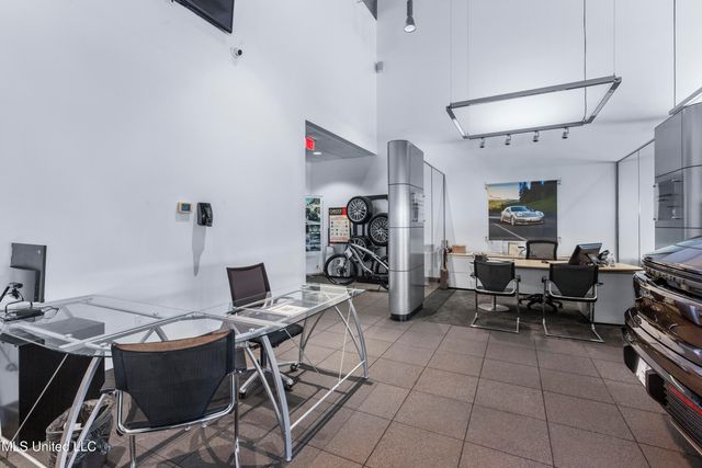5385 N I 55 Street, Jackson, MS 39206