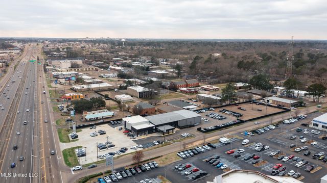 5385 N I 55 Street, Jackson, MS 39206