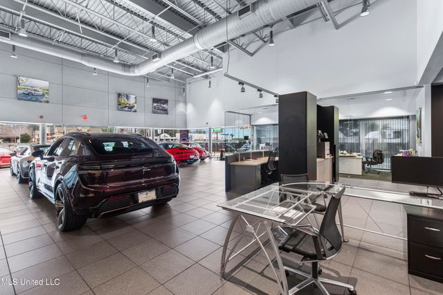 5385 N I 55 Street, Jackson, MS 39206