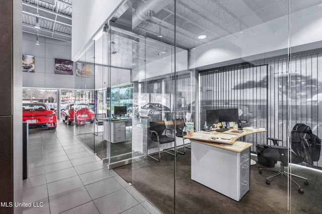 5385 N I 55 Street, Jackson, MS 39206