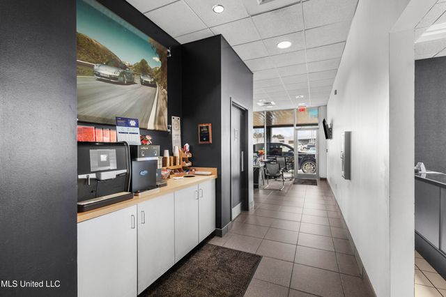 5385 N I 55 Street, Jackson, MS 39206