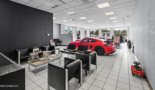 5385 N I 55 Street, Jackson, MS 39206