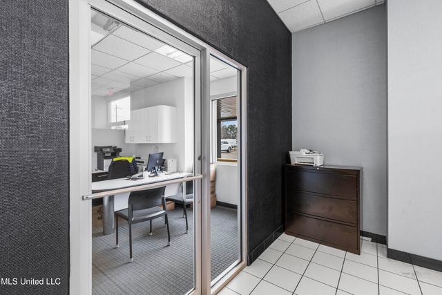 5385 N I 55 Street, Jackson, MS 39206