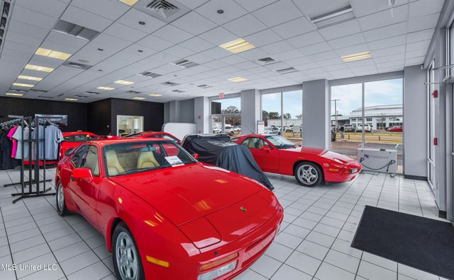 5385 N I 55 Street, Jackson, MS 39206