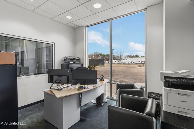 5385 N I 55 Street, Jackson, MS 39206