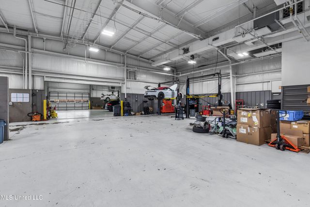 5385 N I 55 Street, Jackson, MS 39206