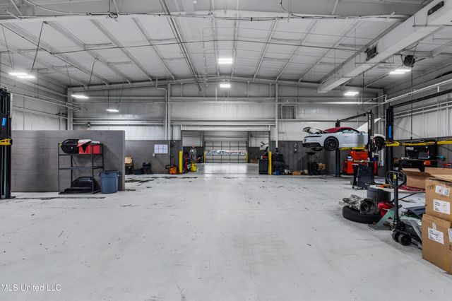 5385 N I 55 Street, Jackson, MS 39206