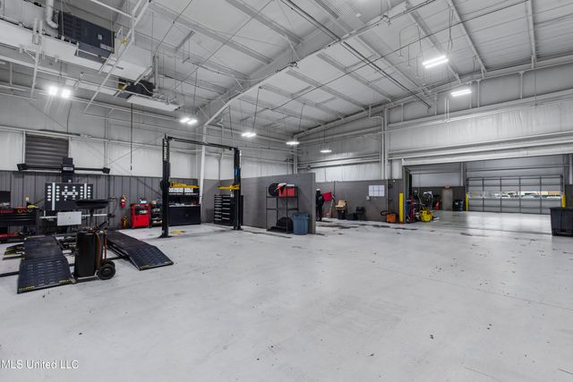 5385 N I 55 Street, Jackson, MS 39206