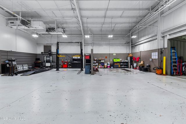 5385 N I 55 Street, Jackson, MS 39206