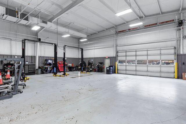 5385 N I 55 Street, Jackson, MS 39206