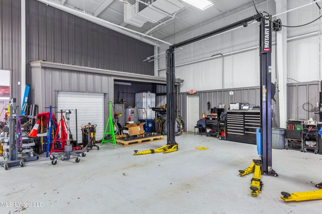 5385 N I 55 Street, Jackson, MS 39206