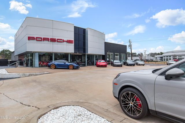 5385 N I 55 Street, Jackson, MS 39206